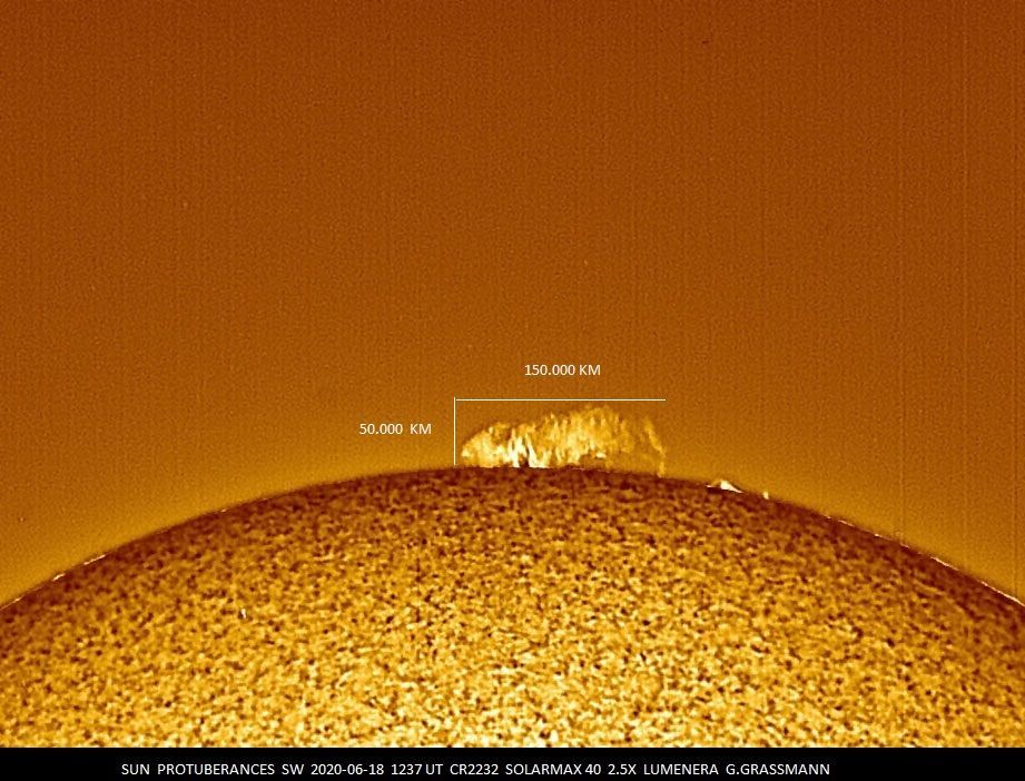 Sun_protuberances_sw__detail_solarmax_40_2