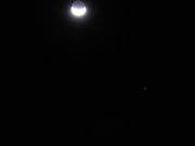 Lua (com luz cinérea) em conjunção com Júpiter e Saturno