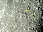 A estranha cratera Rheita E !