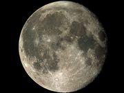 LUA em 08/04/2012, 03h02m; 97,2% iluminada. 