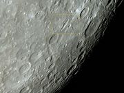 A estranha cratera Rheita E.