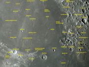 As diversas formações da metade leste do Mare SERENITATIS.