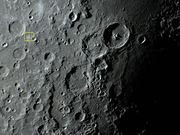 O "não famoso" e pequeno “X” na Lua do VTOL.