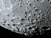 A cratera MORETUS e o polo sul lunar.