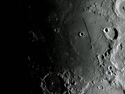 A notável escarpa RUPES RECTA (Straight Wall).