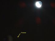  Lua 24% iluminada e Urano, 12/02/2016, 20:30 por Helio C. Vital