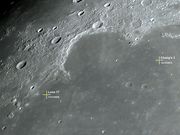 A antiga sonda soviética LUNA 17 e a sonda chinesa CHANG'E 3.